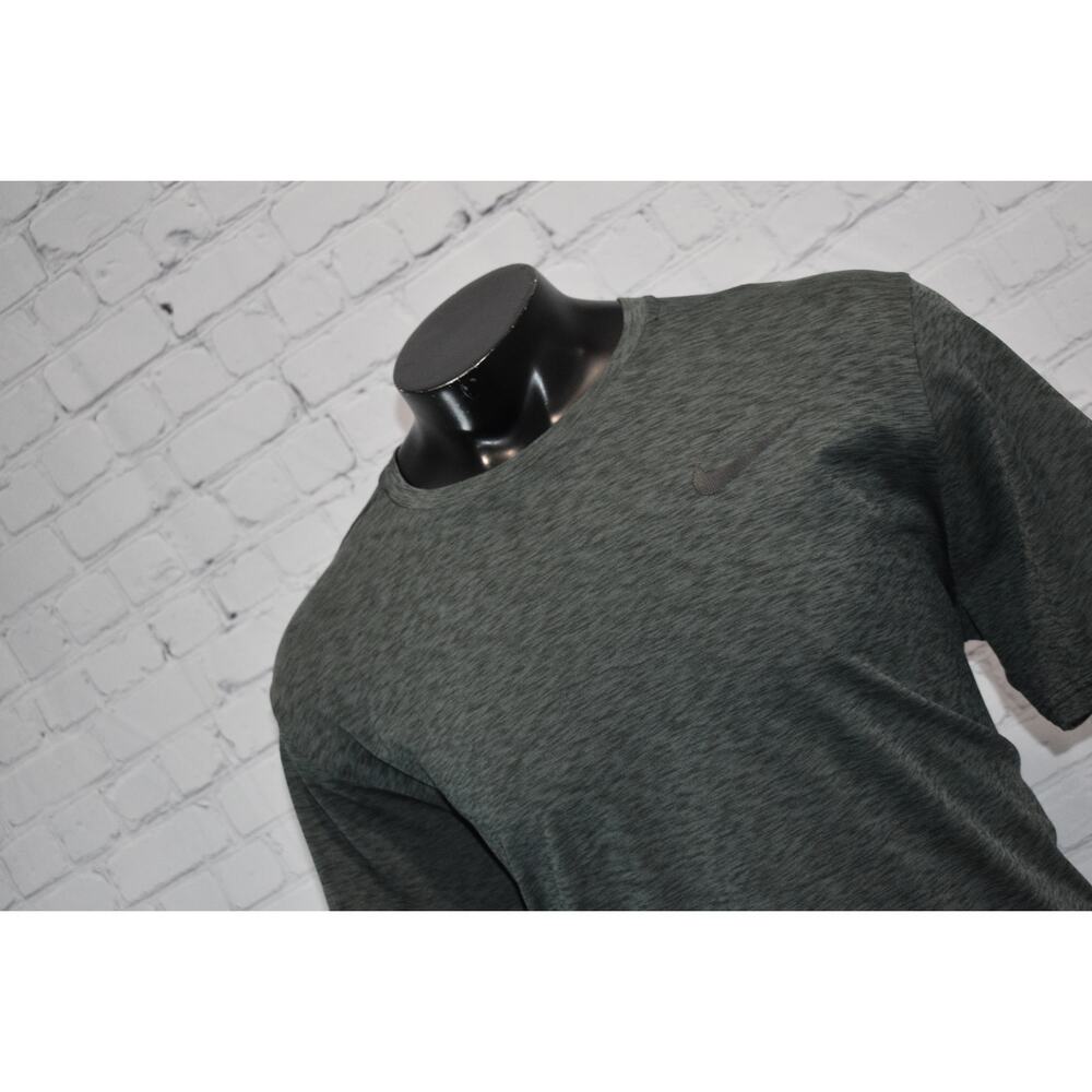 Nike Gym Shirt Mens Size 2XL XXL Polyester Dri-Fit Gray Performance